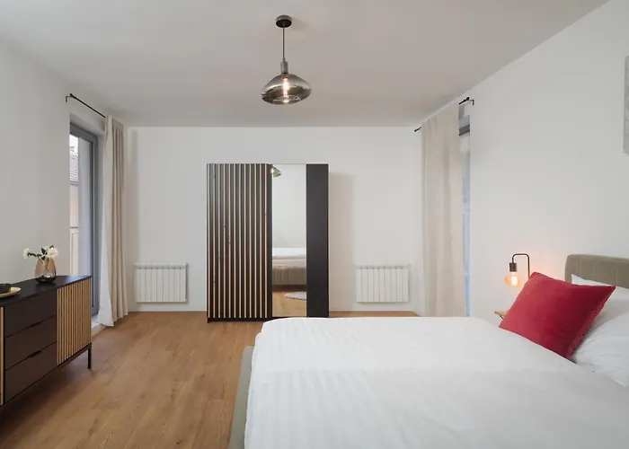 Granite - Cozy City Center Apartment With Balcony